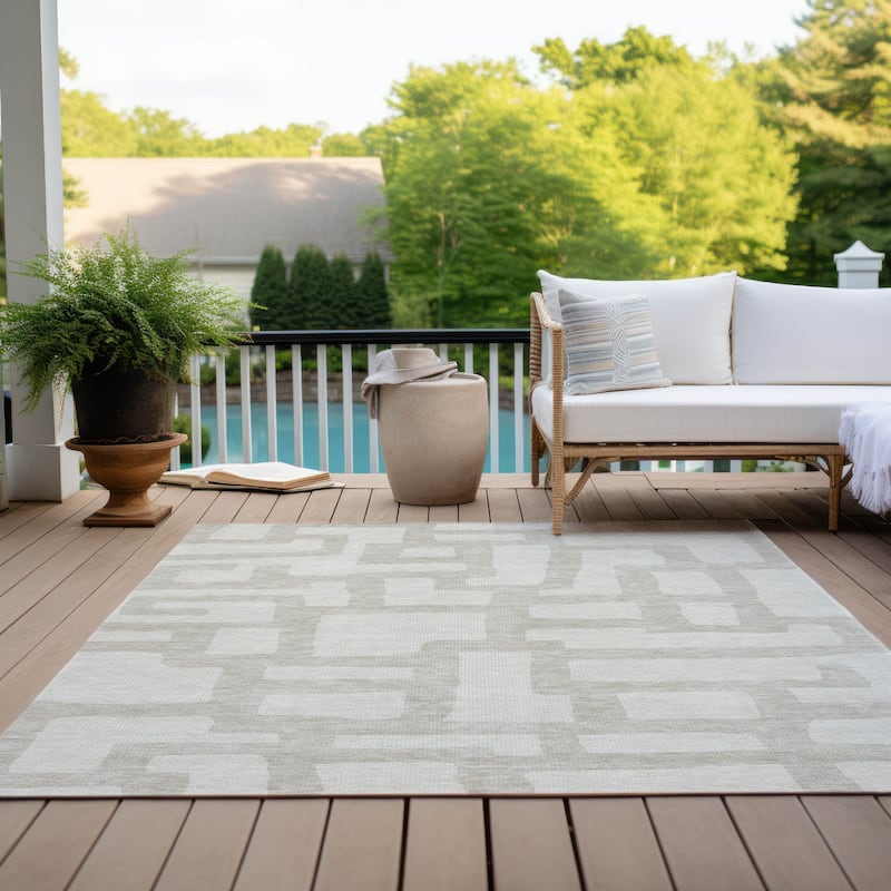 Machine Washable Indoor/ Outdoor Chantille Contemporary Geo Rug