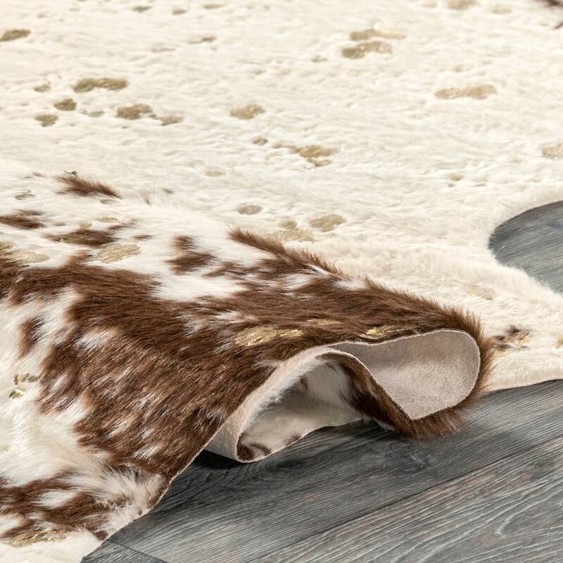 Nuloom Iraida Contemporary Faux Cowhide Area Rug