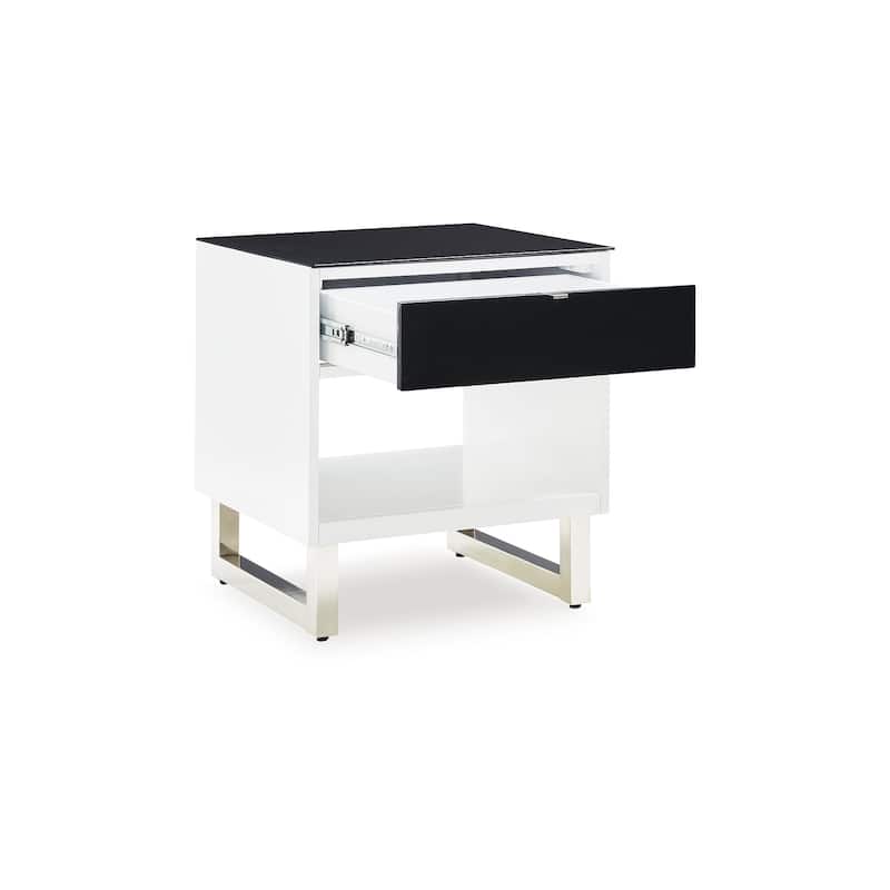 Signature Design by Ashley Gardoni White/Black End Table - 21.88" W x 20" D x 24.13" H