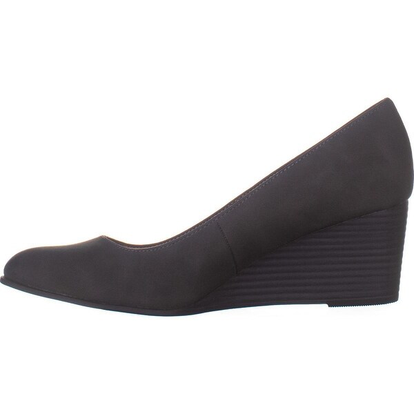 naturalizer gray pumps