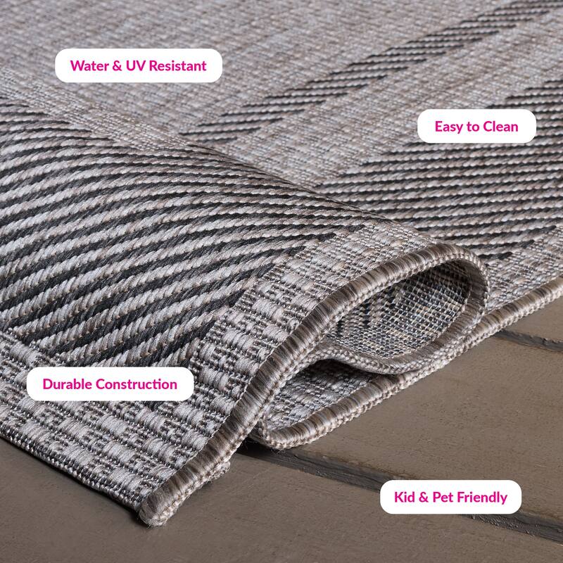 SAFAVIEH Courtyard Shpresa Indoor/ Outdoor Waterproof Patio Backyard Rug