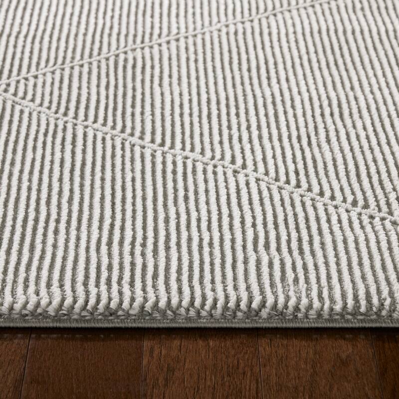 TOWN & COUNTRY LUXE Tretta High-Low Area Rug