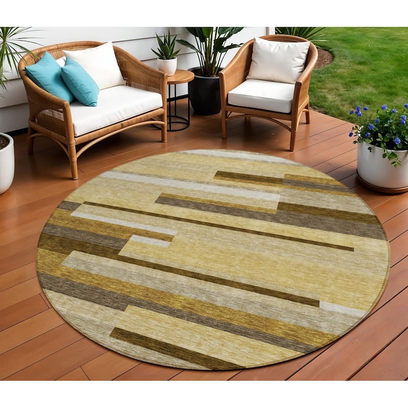 HomeRoots Striped Transitional Rectangle Outdoor Rug - 8' Round