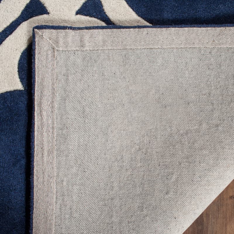 SAFAVIEH Handmade Chatham Naemi Modern Wool Rug