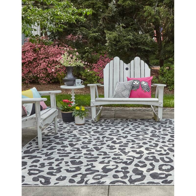 Outdoor Gallery Collection Area Rug