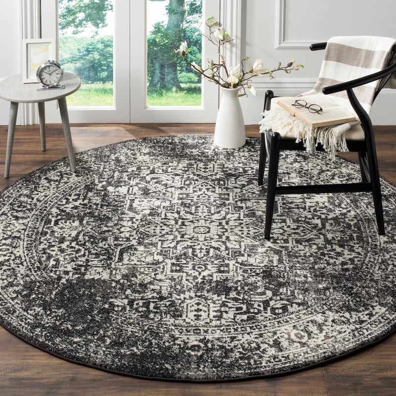 SAFAVIEH Evoke Quinn Vintage Distressed Rug - 6'7" x 6'7" Round - Black/Grey