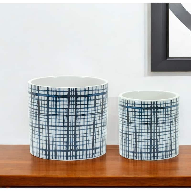 HomeRoots Set of Two White And Blue Ceramic Lattice 2 Ounce Round Pot Planters - 4' X '3.5' X '4 - 4' X '3.5' X '4 - White