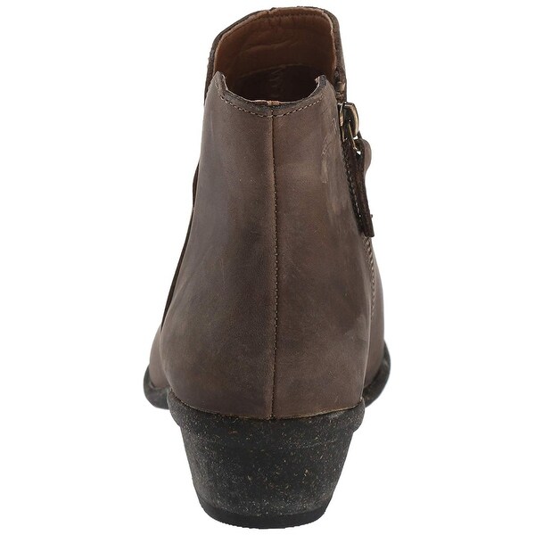 clarks wilrose frost ankle boot