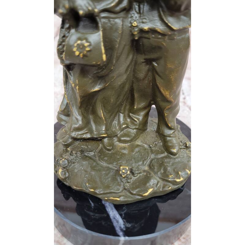 Charming Bronze Elderly Couple Figurative Sculpture – Holding Umbrella Figurine