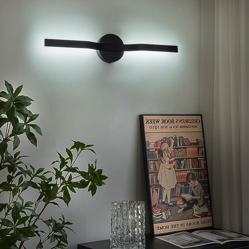 Modern Matte Black LED Wall Sconce with Linear Triac Dimmable Light
