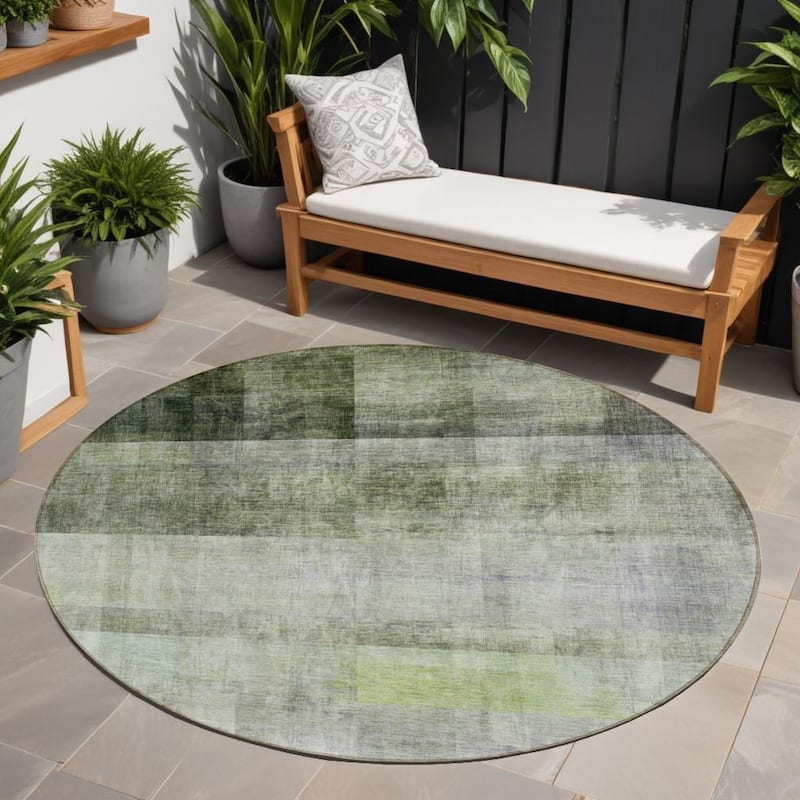 Elna Ombre Weather Resistant Classic Meets Modern Outdoor Rug - 8' Round - Green