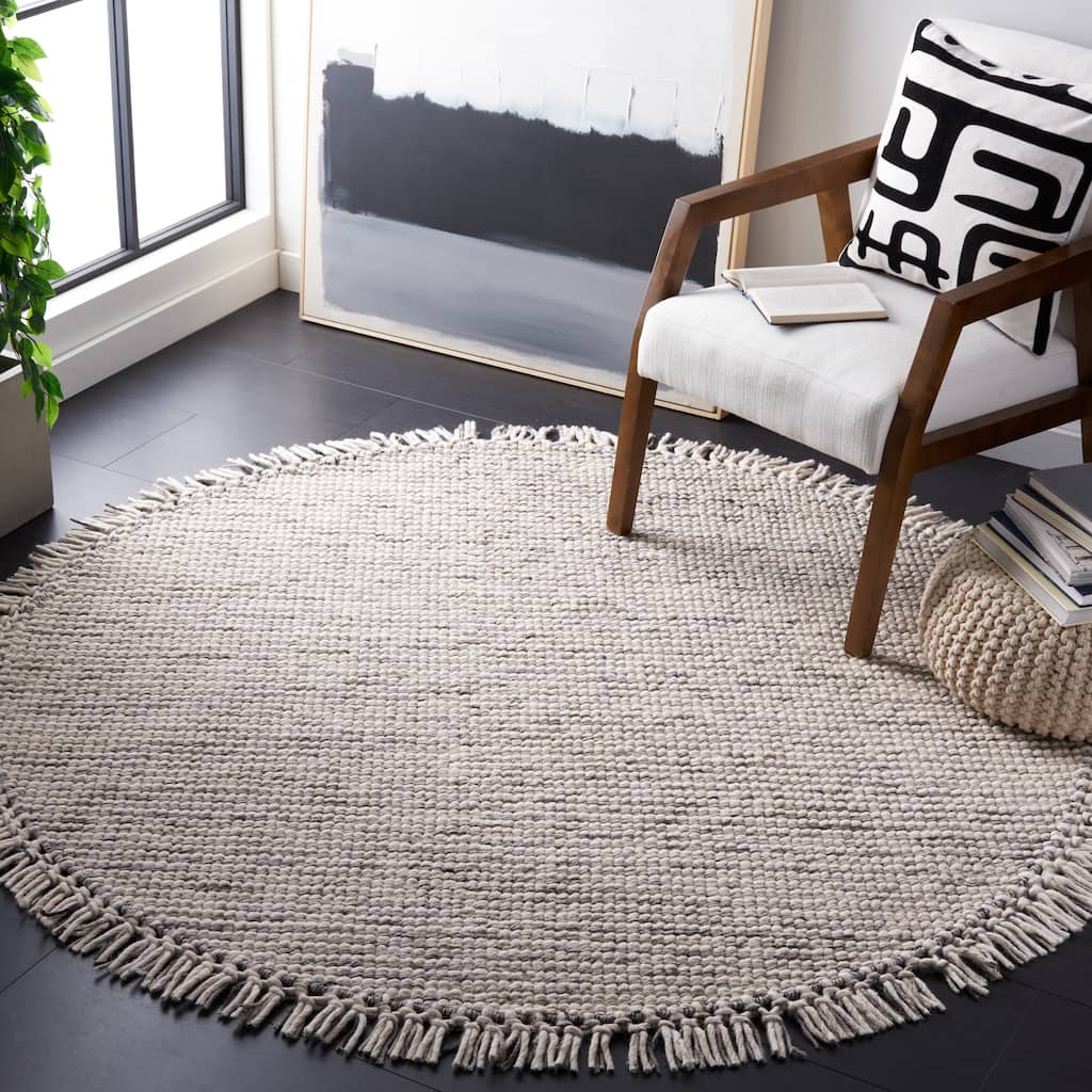 SAFAVIEH Natura Bernetta Wool Fringe Rug