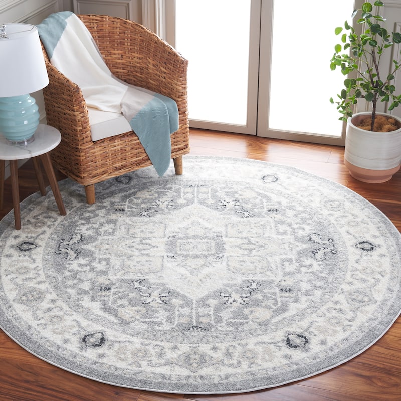 SAFAVIEH Layla Lorelei Shabby Chic Farmhouse Rug
