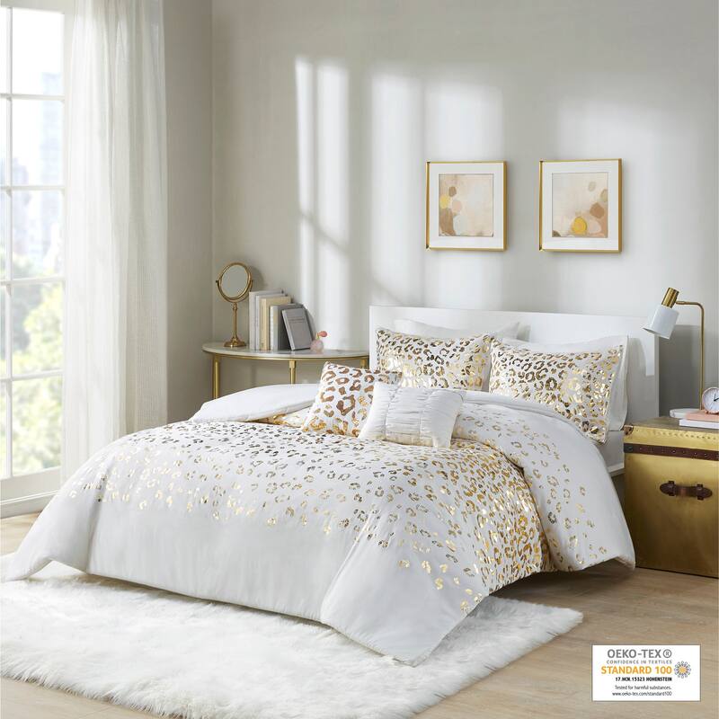 Serena Metallic Animal Printed Duvet Cover Set by Intelligent Design