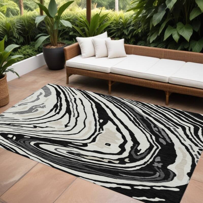 HomeRoots Abstract Transitional Rectangle Outdoor Rug - 8' X 10'