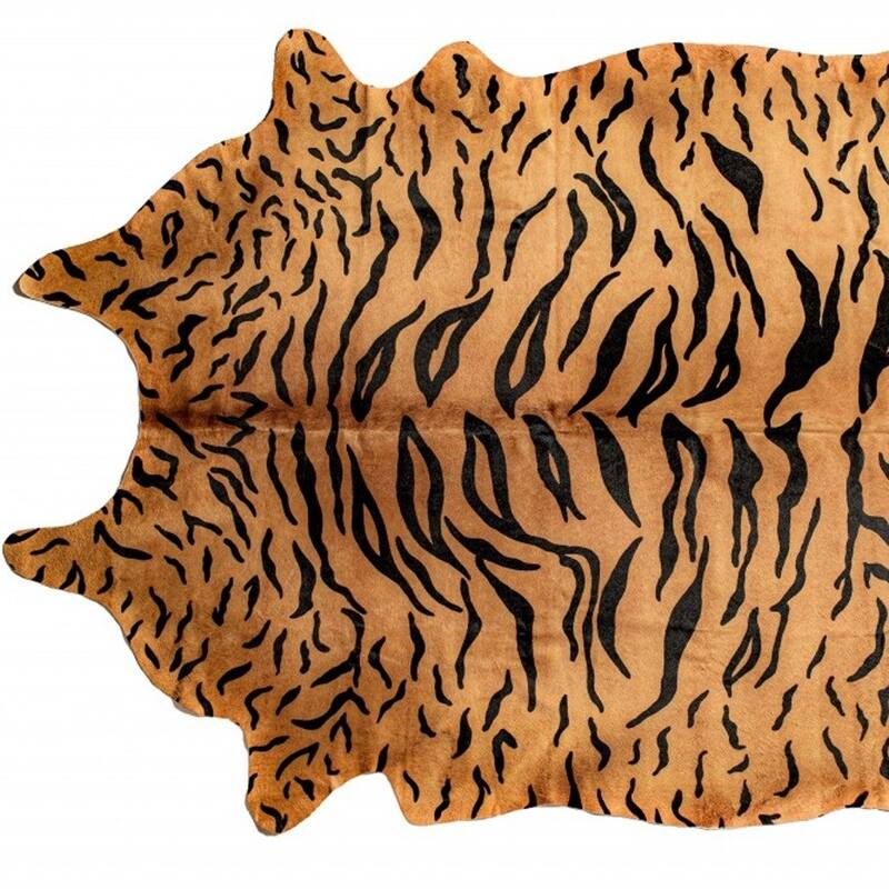HomeRoots 5' X 7' Natural Brown And Black Cowhide Animal Print Area Rug - 5' Octagon