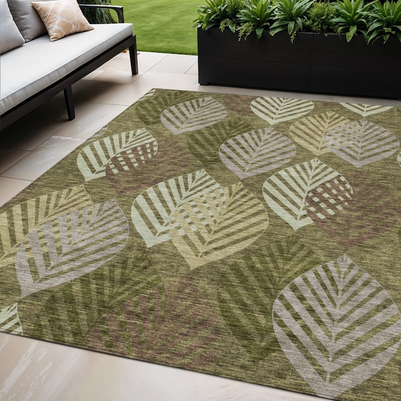 HomeRoots Floral Transitional Rectangle Outdoor Rug - 5' X 8'