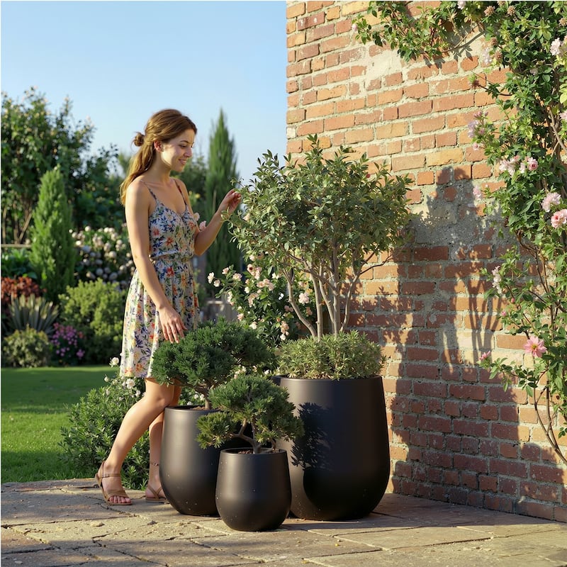 DTY Signature Mount Wilson 1-Piece Fiberstone Tapered Planter for Indoor/Outdoor, Black