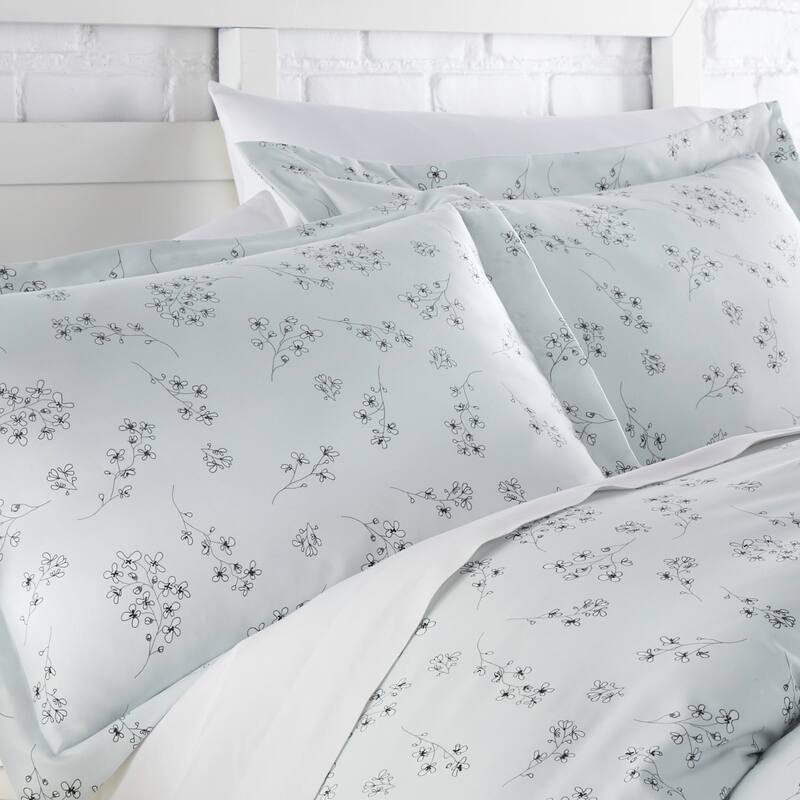 Sweet Floral Down Alternative Comforter and Sham Set