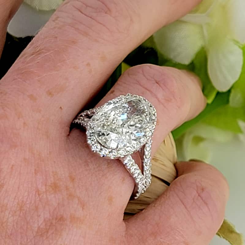 Auriya 18KT Gold 5 1/4ctw Oval-cut Halo Diamond Engagement Ring Certified (H-I, I1-I2)