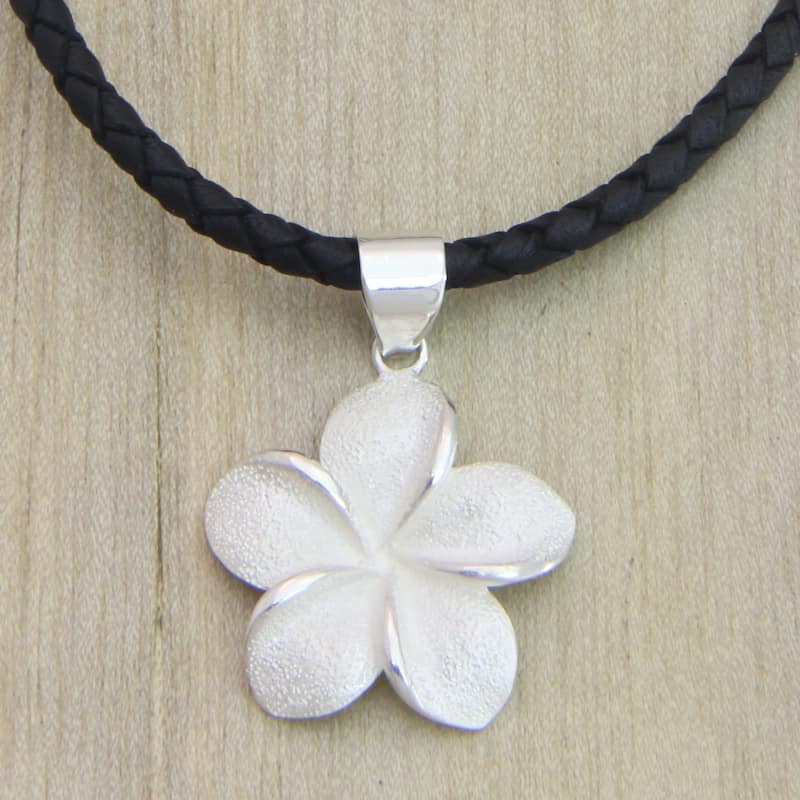 Sterling Silver 'Frangipani' Necklace - Black/ Silver