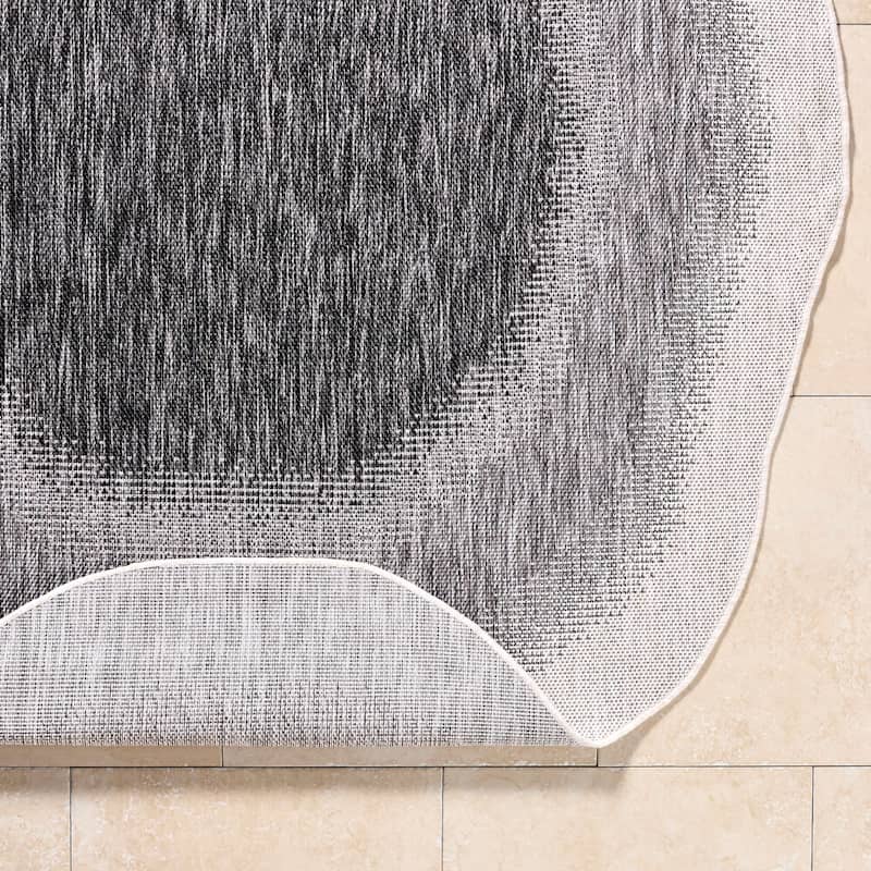 Livabliss Miami Beach Traditional Indoor/Outdoor Area Rug