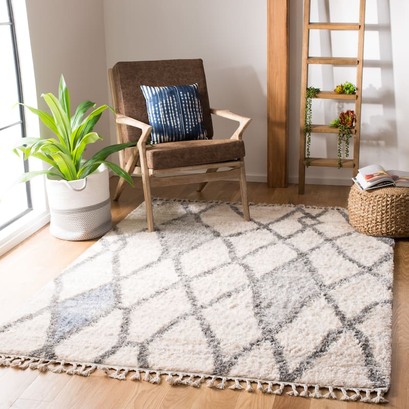 SAFAVIEH Berber Fringe Shag Mena Trellis Rug - Cream/Blue - 5' 3" x 7' 6"