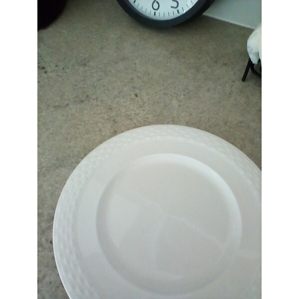Mikasa Ortley Bone China 16 Piece Dinnerware Set Service for 4
