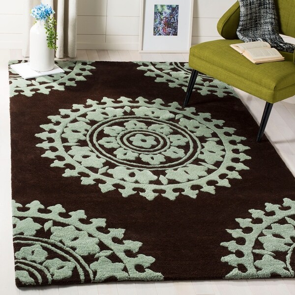 Safavieh Handmade Soho Shyhrete Medallion N.Z. Wool Rug. Opens flyout.