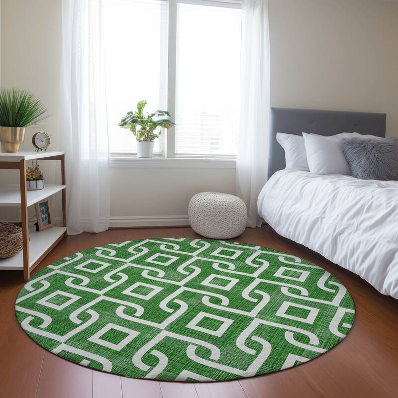 Machine Washable Indoor/ Outdoor Chantille Scroll Trellis Rug - Emerald - 8' x 8'