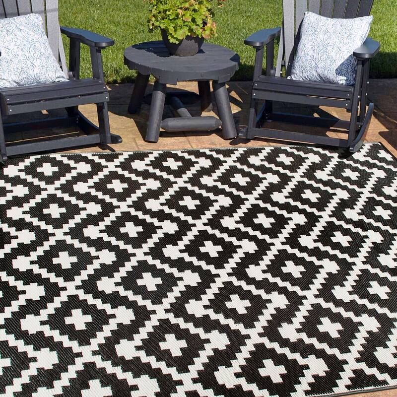 Trellis Geometric Reversible Plastic Outdoor Rugs