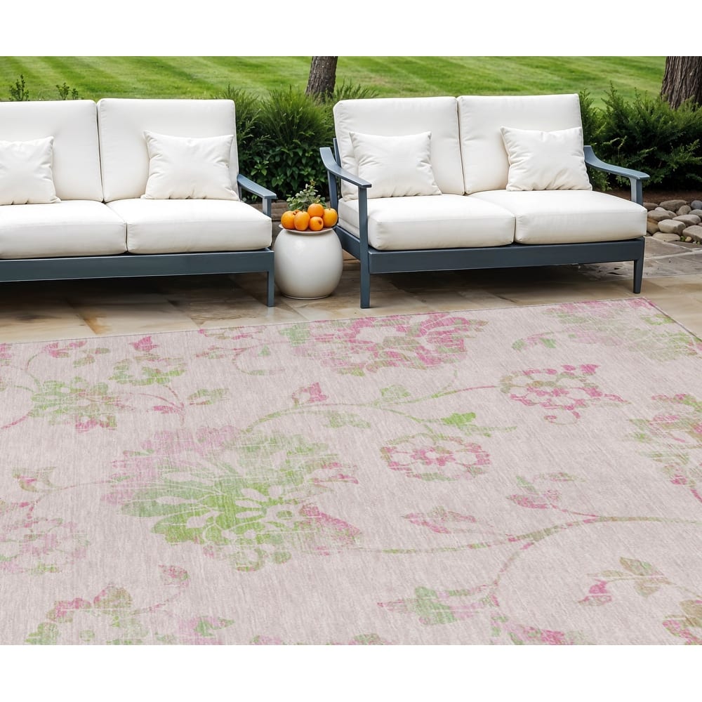 HomeRoots Floral Transitional Rectangle Outdoor Rug