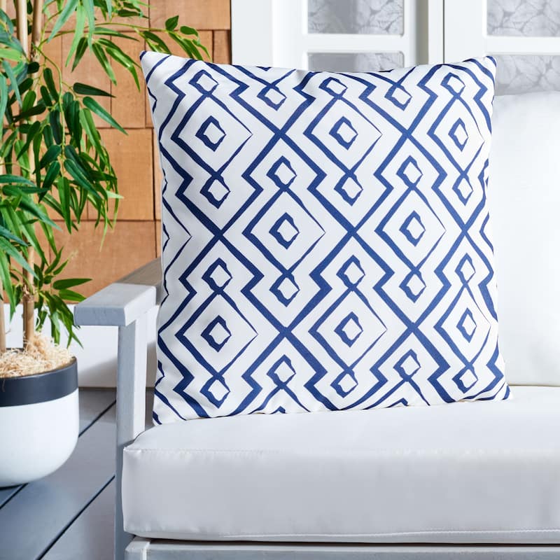SAFAVIEH Siive 18-inch Outdoor Pillow - Navy - 18Wx18L