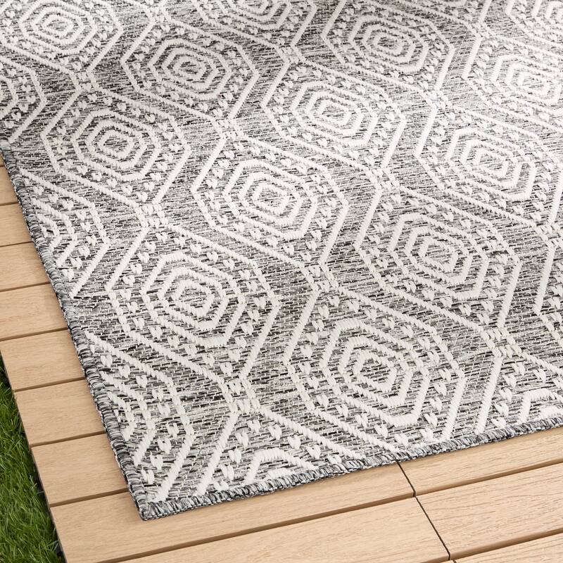 NICOLE MILLER NEW YORK Corin Distressed Outdoor Area Rug
