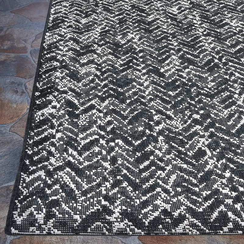 Hampton Herringbone Black Indoor/ Outdoor Area Rug