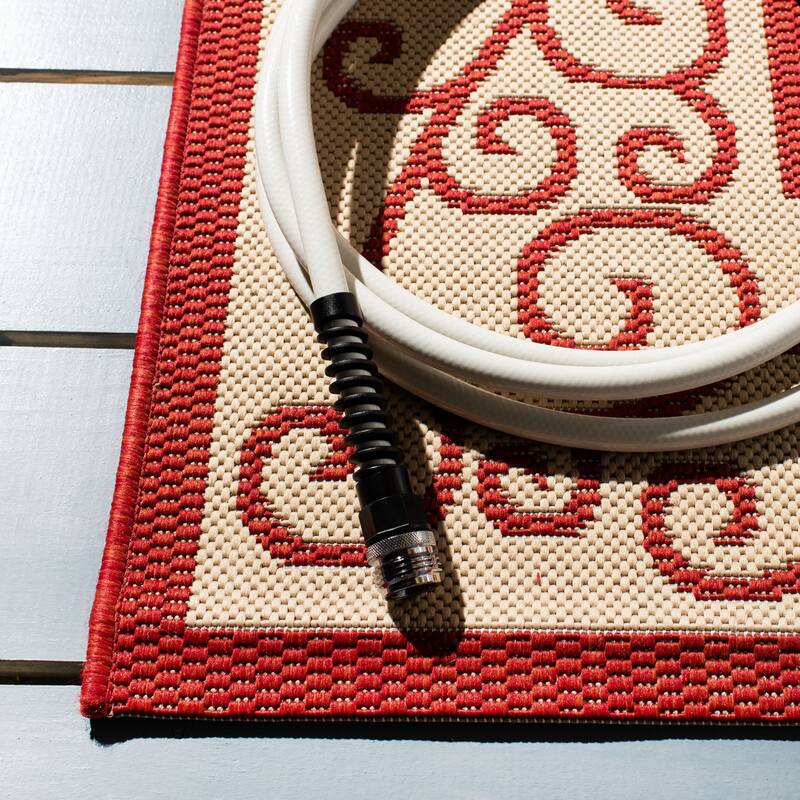 SAFAVIEH Courtyard Quirica Indoor/ Outdoor Waterproof Patio Backyard Rug