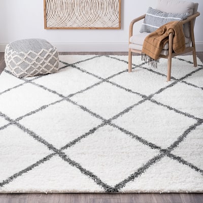 Sohni Shag Farmhouse Diamond Indoor Area Rug