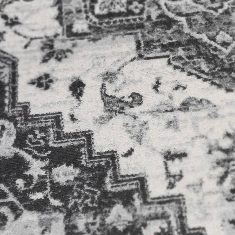 Alvia Yana Medallion Area Rug