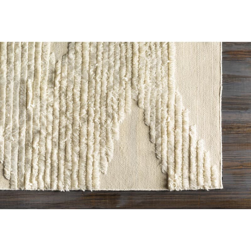 Livabliss Casual Apache Graphic Area Rug