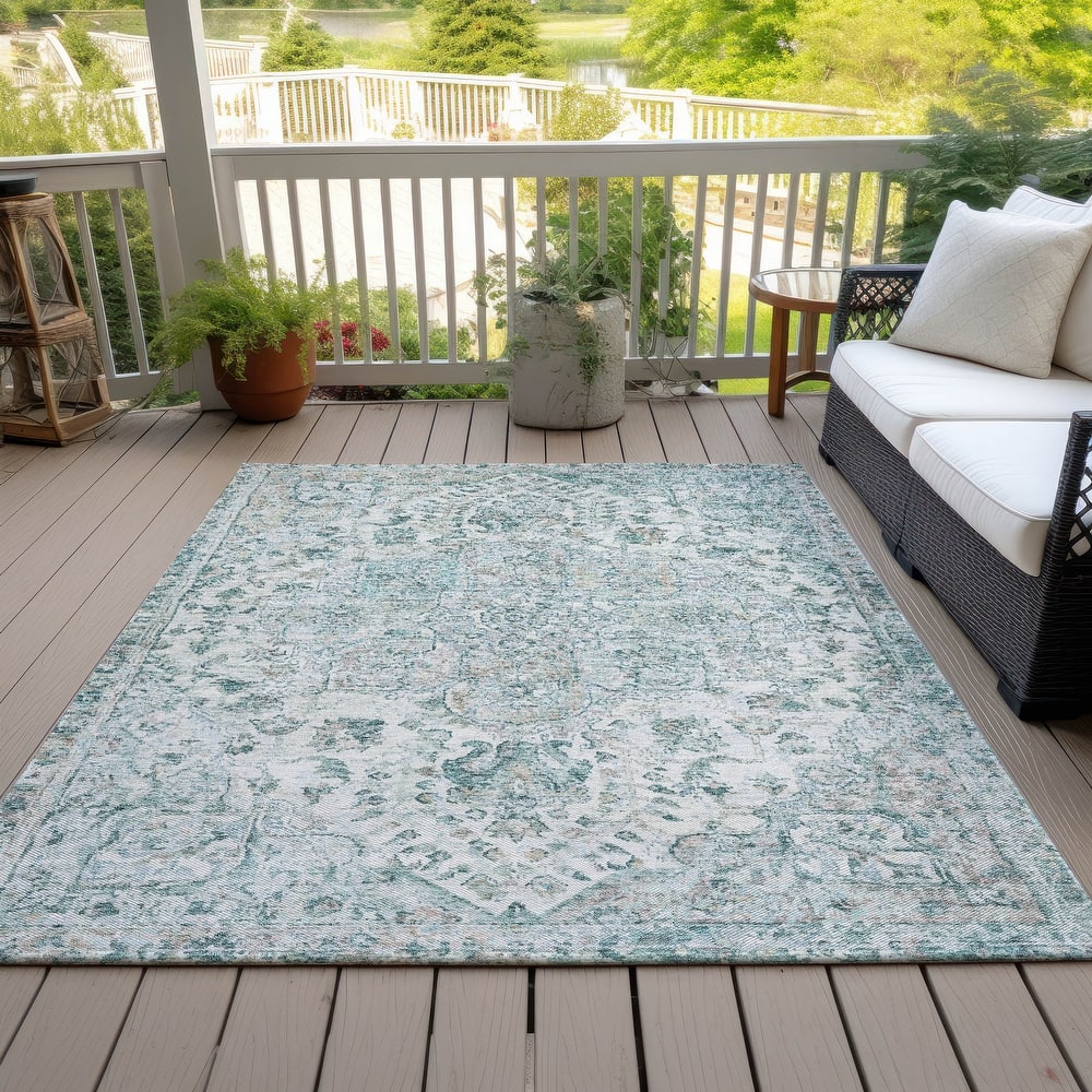Machine Washable Indoor/Outdoor Traditional Chantille Rug