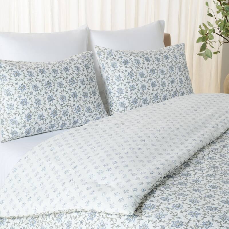 SAFAVIEH HOME 100% Cotton Floral Reversible 3-piece Comforter Set - 106"W x 90"L - Blue Mist/Sage Green