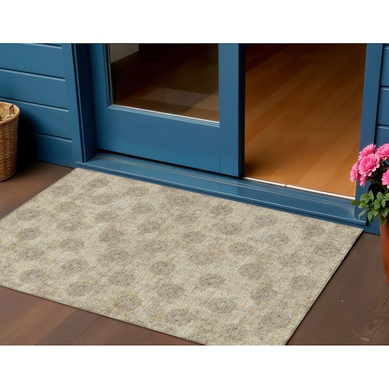 HomeRoots Damask Transitional Rectangle Outdoor Rug - 3' x 5'