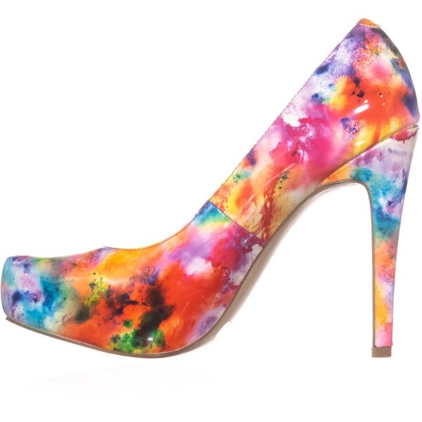 bcbg parade pump
