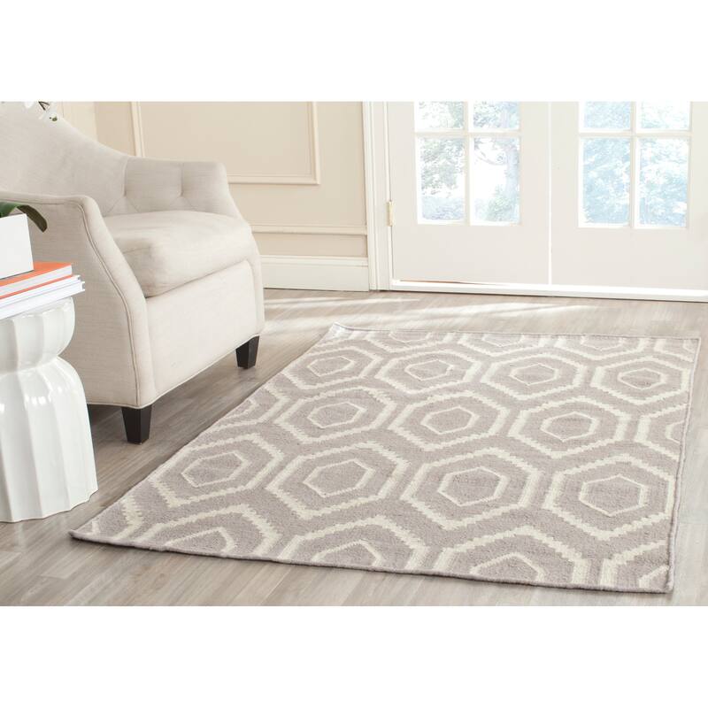 SAFAVIEH Handmade Flatweave Dhurries Roya Modern Moroccan Wool Rug - 4' x 6' - Grey/Ivory