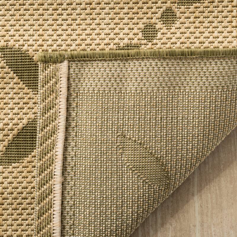 Martha Stewart by SAFAVIEH Arlete Indoor/ Outdoor Waterproof Rug