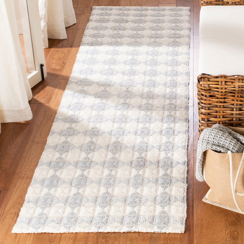 SAFAVIEH Handmade Natura Mariechen Wool Rug - 2'3" x 8' Runner - Silver/Ivory