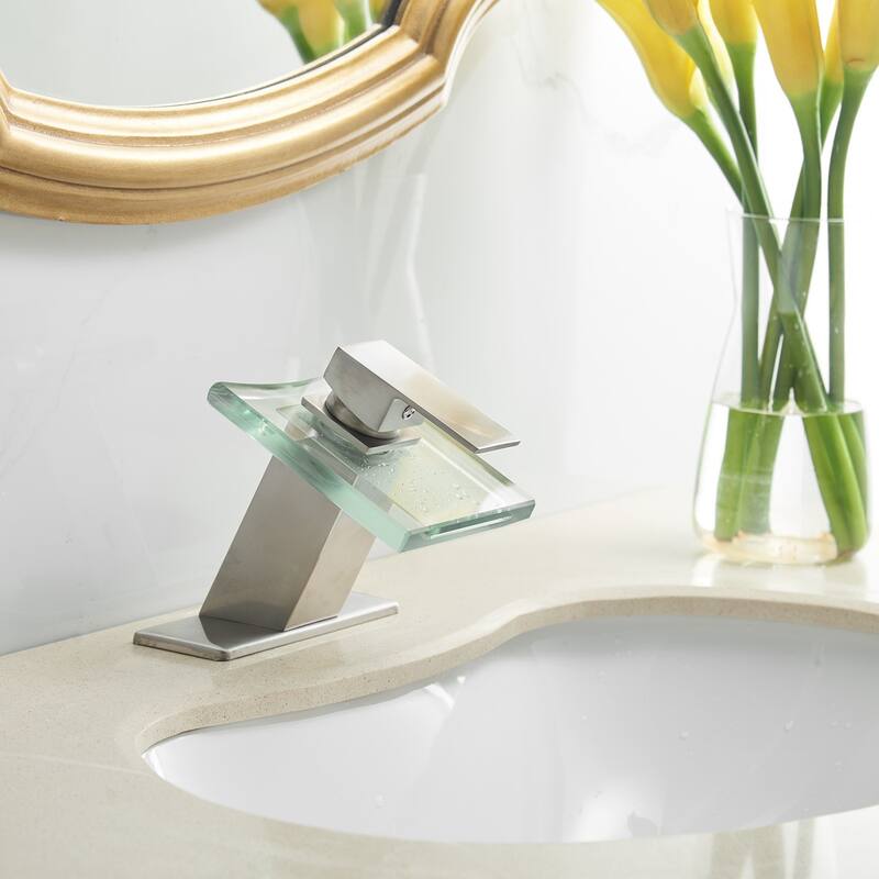 Solid Brass Single-handle Bathroom Faucet,and Pop-up Drain - 2.6 inches high x 4.9 inches deep spout reach