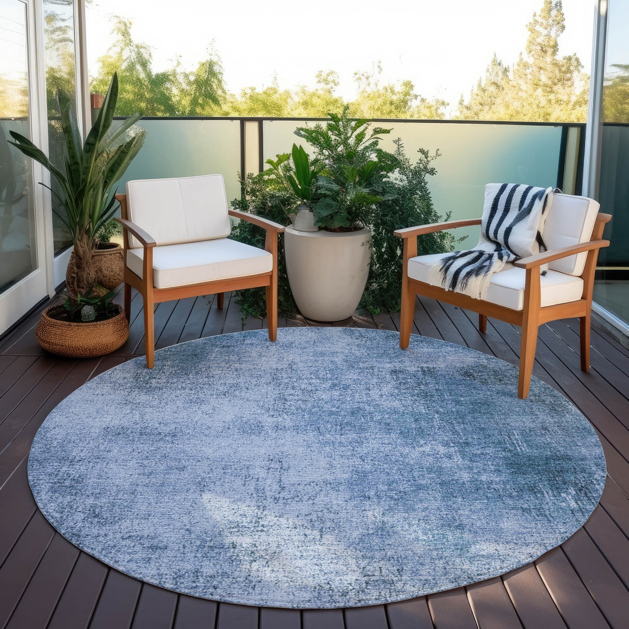 Machine Washable Indoor/ Outdoor Solid Ombre Chantille Rug
