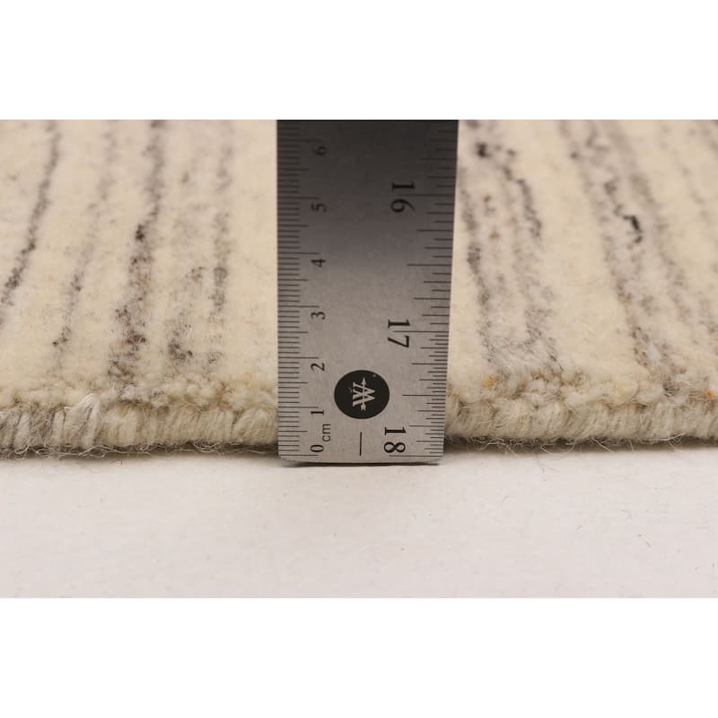 Kashkuli Gabbeh Cream Rug 6'6" x 9'8" - 6'6 x 9'8
