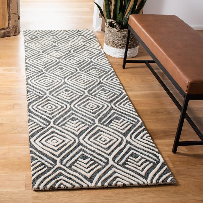 SAFAVIEH Handmade Blossom Atiye Modern Floral Wool Rug - 2'3" x 8' Runner - Ivory/Grey